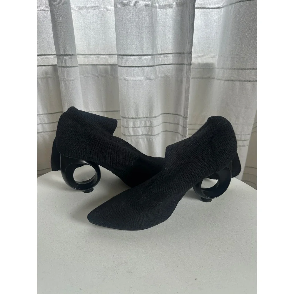Black Knit Pointed Toe Ankle Boots with Sculptural Circular Heel Size 10